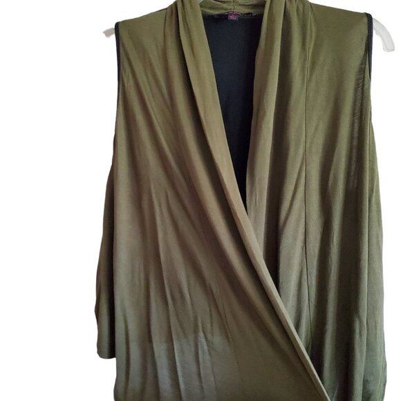 Open Water Fall Cardigan Vest in Olive Green - Picture 3 of 9